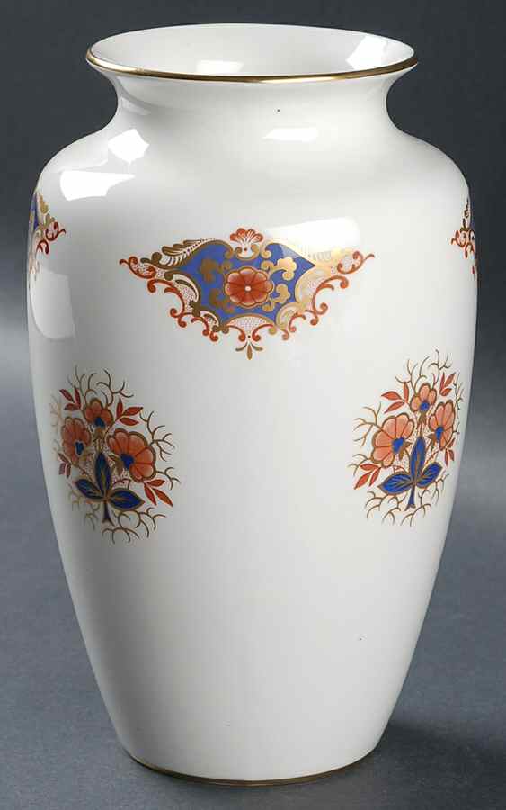 Somerset 8" Vase by Royal Arden-1