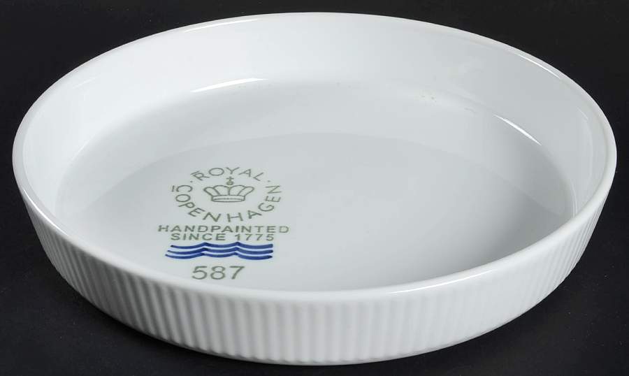 White Plain 10" Round Baker by Royal Copenhagen-1