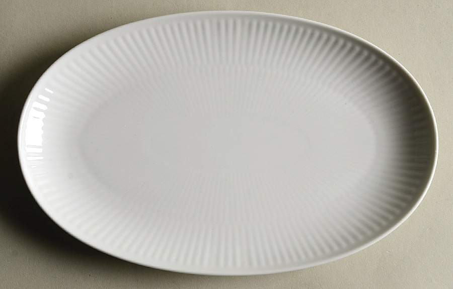 White Plain 9" Oval Dish by Royal Copenhagen-1
