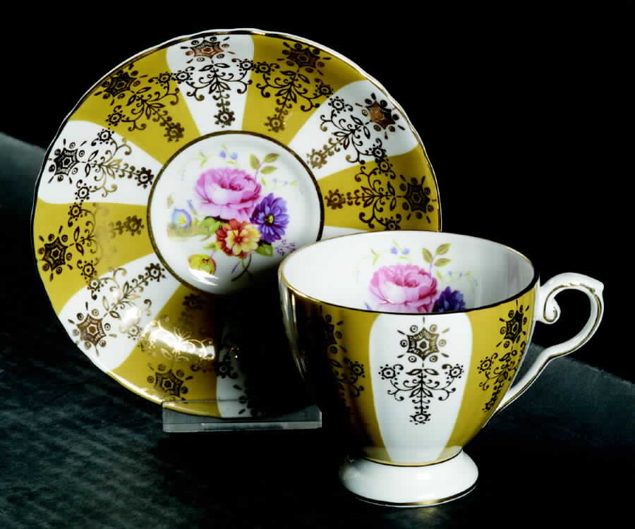 9183 Footed Cup & Saucer Set by Royal Grafton-1