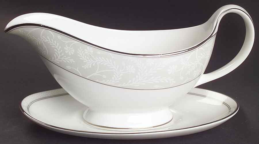 Anthea Gravy Boat & Underplate by Royal Doulton-1