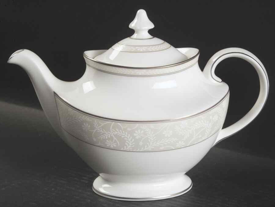 Anthea Teapot & Lid by Royal Doulton-1