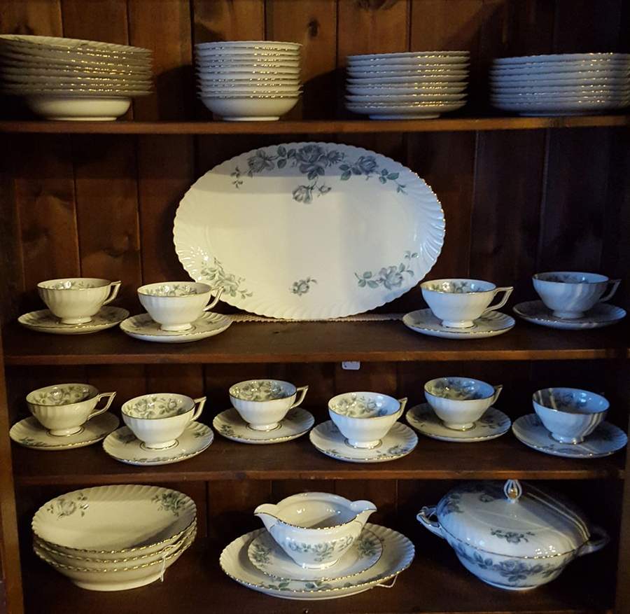 ROB320 Rim Soup Bowl by Royal Bayreuth-1