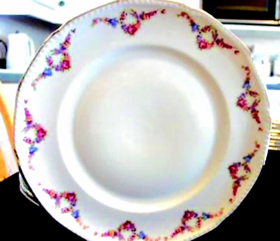 Rob323 Dinner Plate by Royal Bayreuth-1