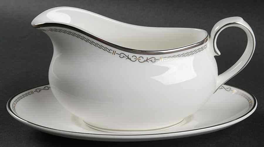 Ashleigh Gravy Boat & Underplate by Royal Doulton-1