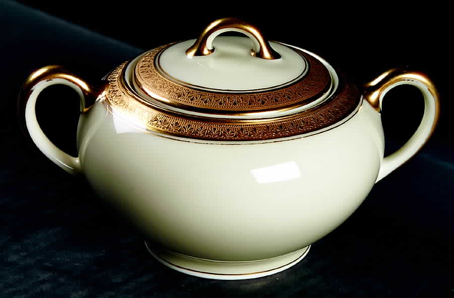 9040 Sugar Bowl & Lid by Royal Ivory (Czech, Germany)-1