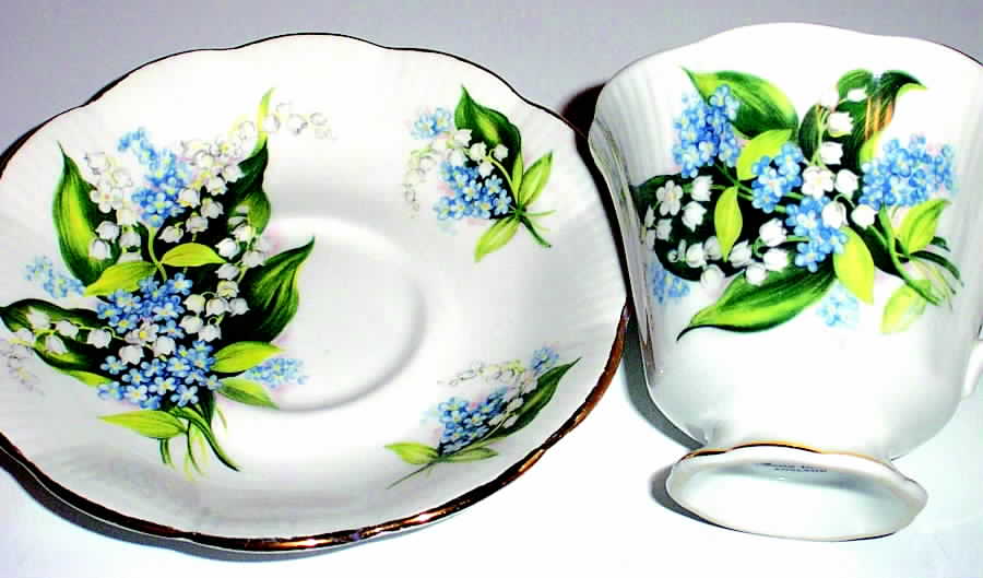 ROA141 Footed Cup & Saucer Set by Royal Albert-1