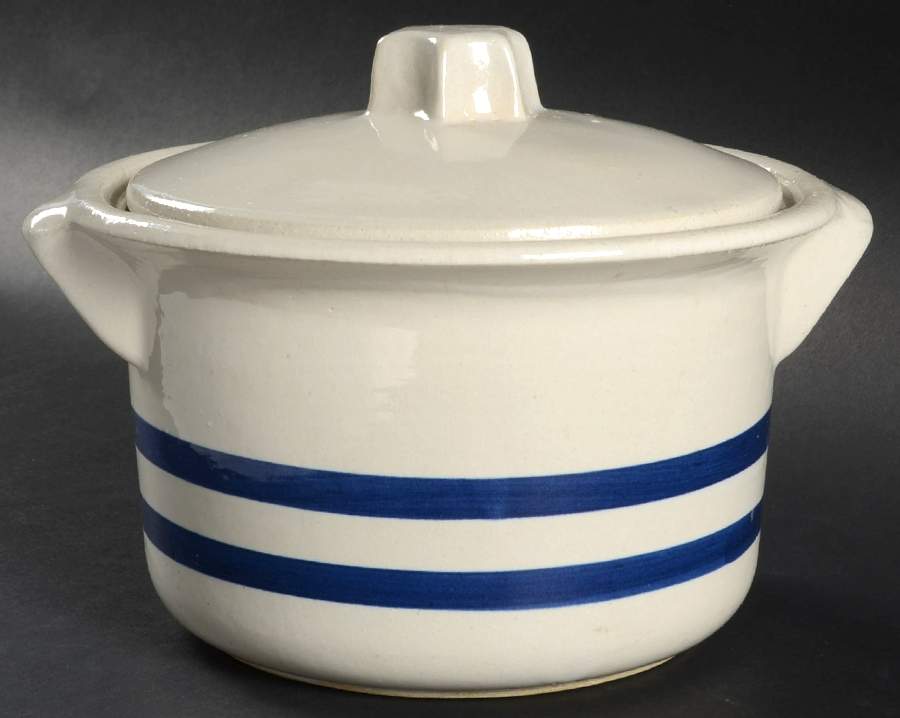 Williamsburg 2 Qt Round Covered Casserole by Robinson - Ransbottom-1