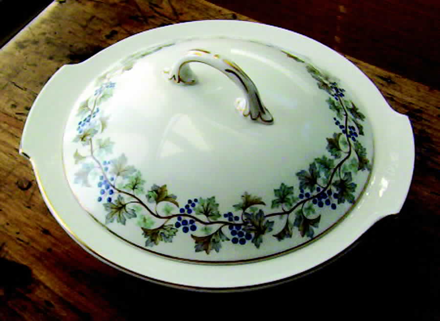 Bordeaux Round Covered Vegetable by Royal Grafton-1