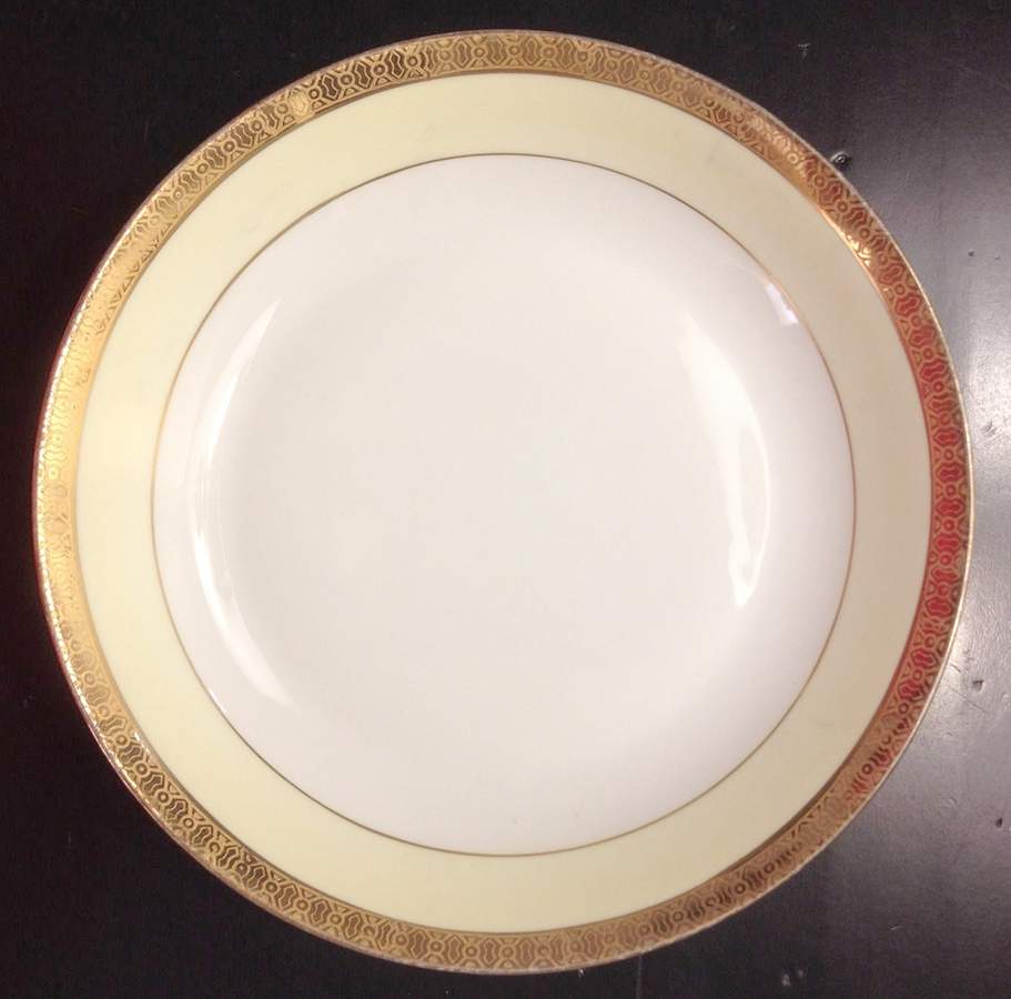 RYB23 Dinner Plate by Royal L B-1