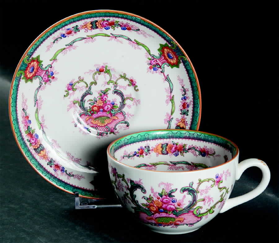 H9120 (Smooth) Flat Cup & Saucer Set by Royal Cauldon-1