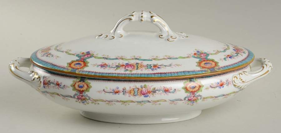 H9120 (Smooth) Oval Covered Vegetable by Royal Cauldon-1