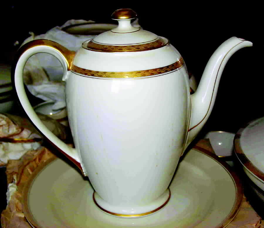 2532-19 Coffee Pot & Lid by Rosenthal - Continental-1