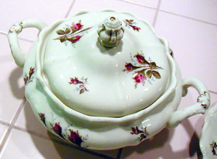 R1458 Sugar Bowl & Lid by Rosenthal - Continental-1