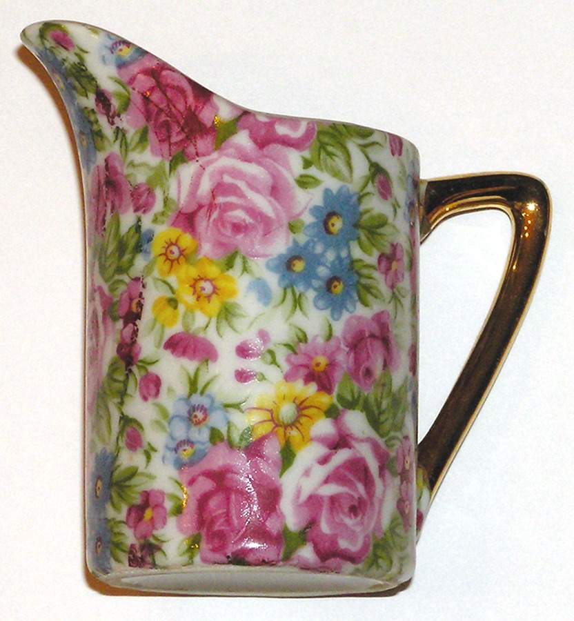 55-909 Creamer by Royal Crown (Japan)-1