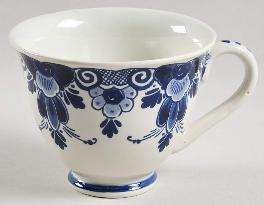 Delfts Blauw Footed Cup by Regina (Holland)-1