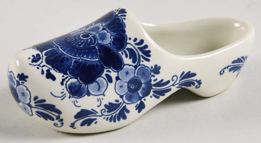 Delfts Blauw Shoe by Regina (Holland)-1