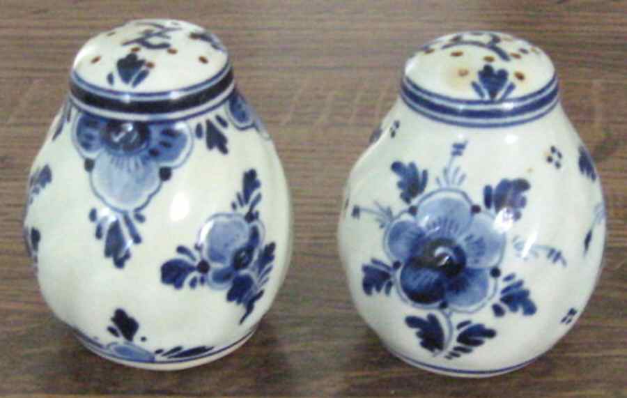 Delfts Blauw Salt & Pepper Set by Regina (Holland)-1