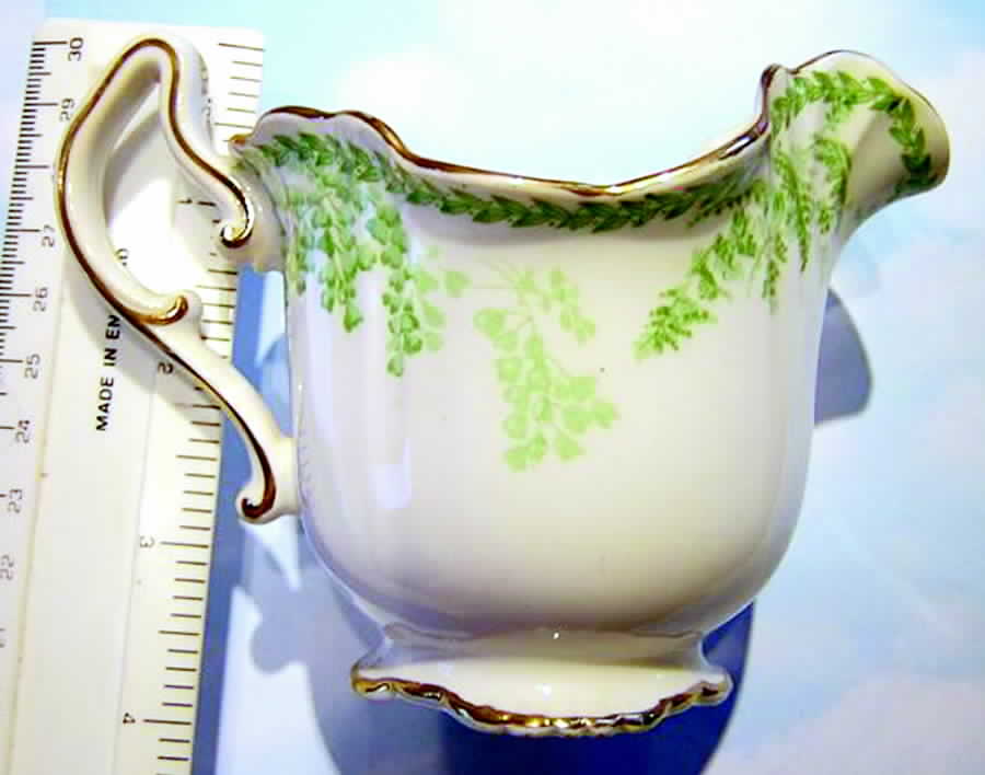 C5077 Creamer by Royal Doulton-1
