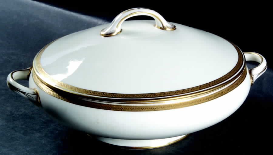 V1712 Round Covered Vegetable by Royal Cauldon-1