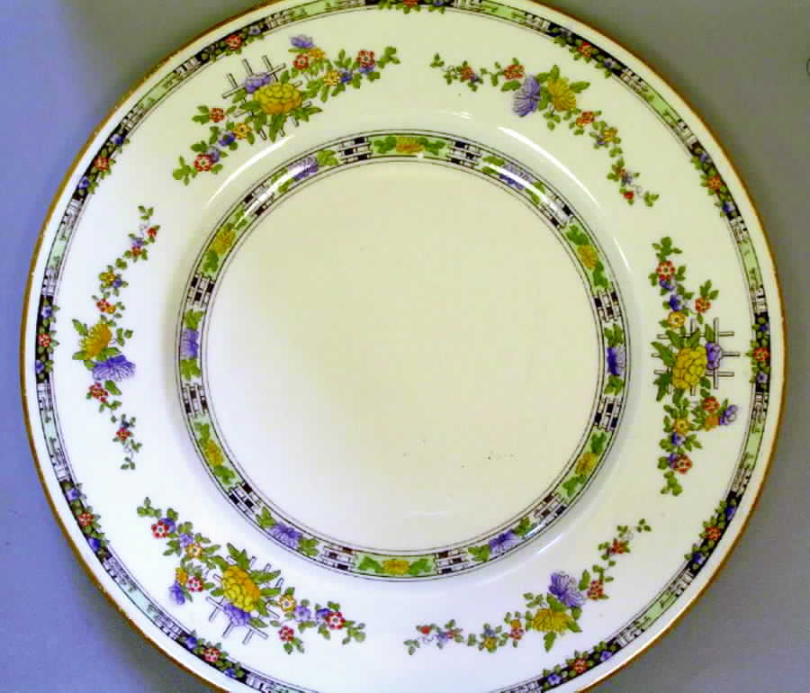 H2472 Dinner Plate by Royal Doulton-1