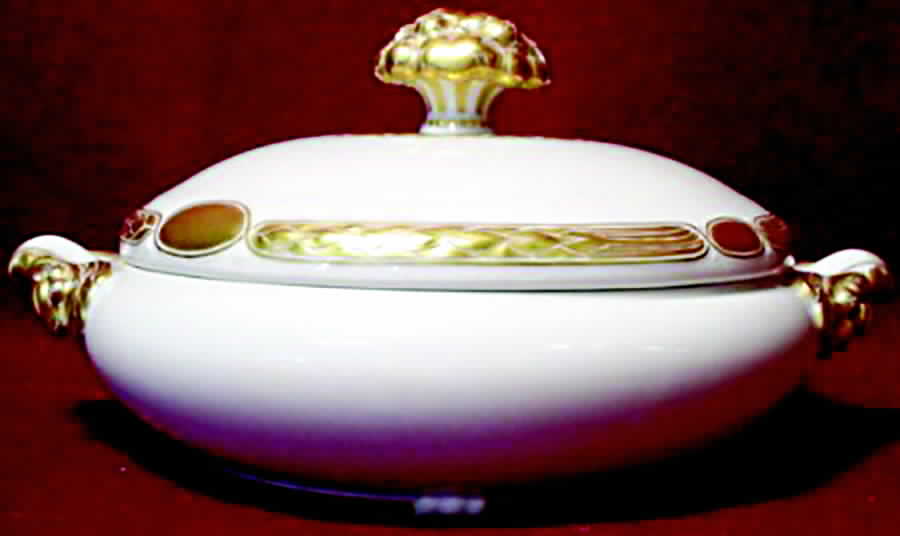 RBE11 Round Covered Vegetable by Royal Berlin-1