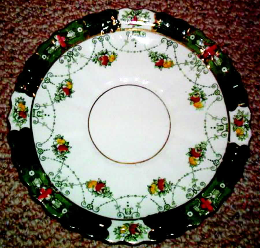 ROA154 Luncheon Plate by Royal Albert-1