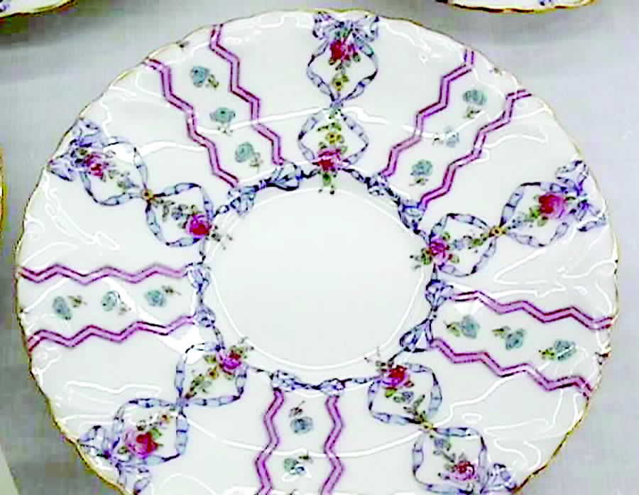 W6423 Saucer by Royal Worcester-1