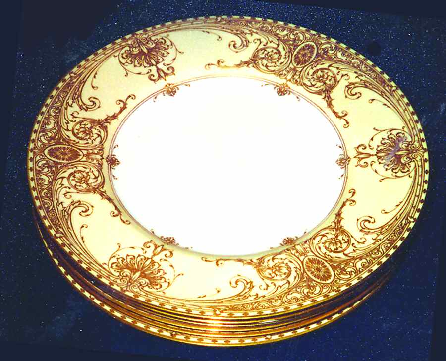 C2645 Dinner Plate by Royal Worcester-1