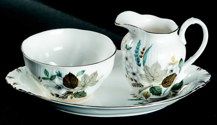 ROA159 Mini Creamer & Open Sugar with Tray by Royal Albert-1