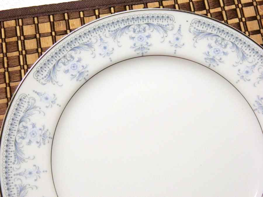 Nicole Dinner Plate by Royal M-Mita-1