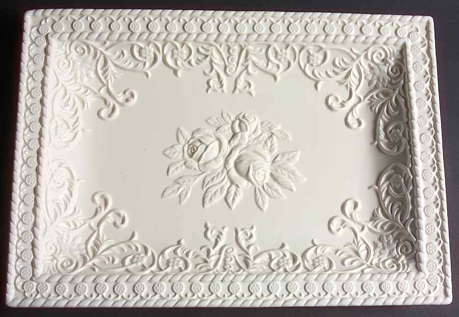 Old Country Roses (English Buffet Collection) 16'' Rectangular Tray by Royal Albert-1