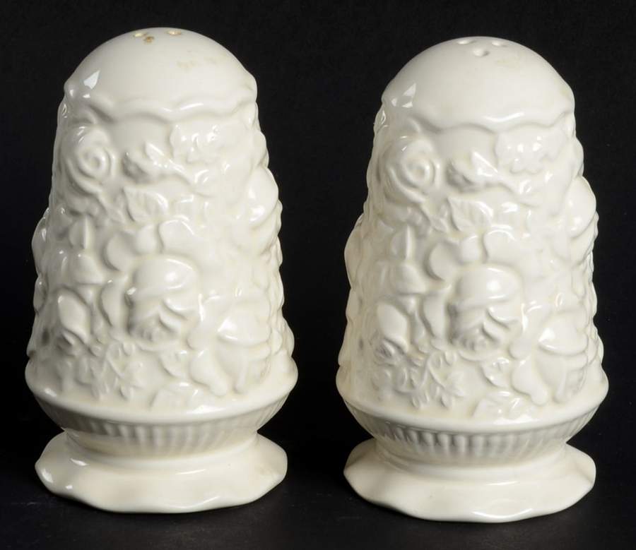 Old Country Roses (English Buffet Collection) Salt & Pepper Set by Royal Albert-1