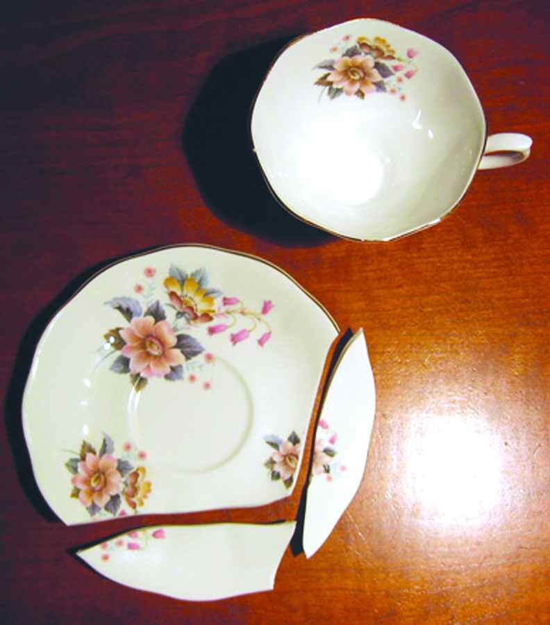 ROA163 Footed Cup & Saucer Set by Royal Albert-1