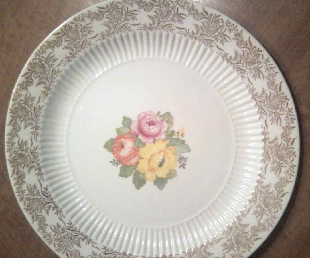 RYL224 Dinner Plate by Royal (USA)-1