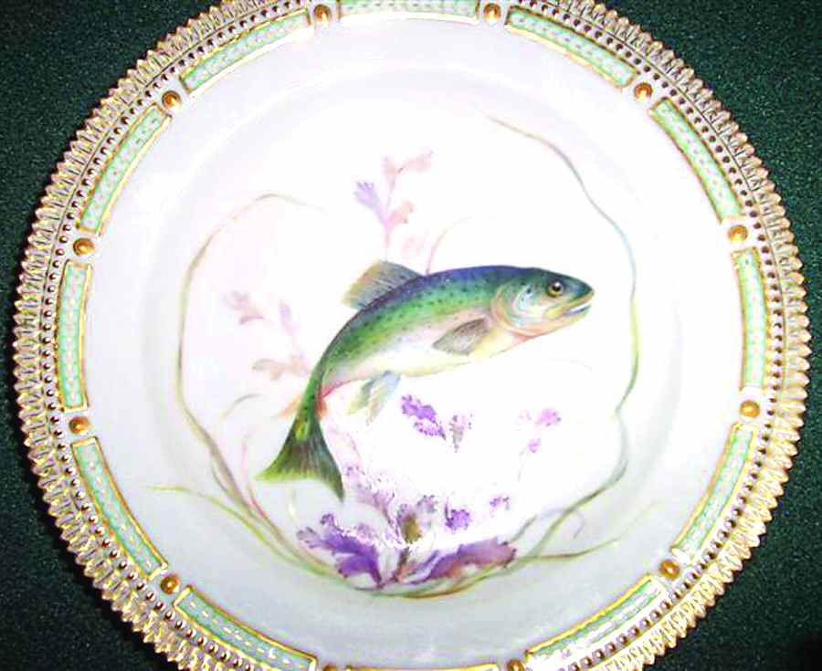 Flora Danica Fish Service Dinner Plate by Royal Copenhagen-1