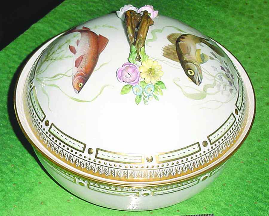 Flora Danica Fish Service Round Covered Vegetable by Royal Copenhagen-1