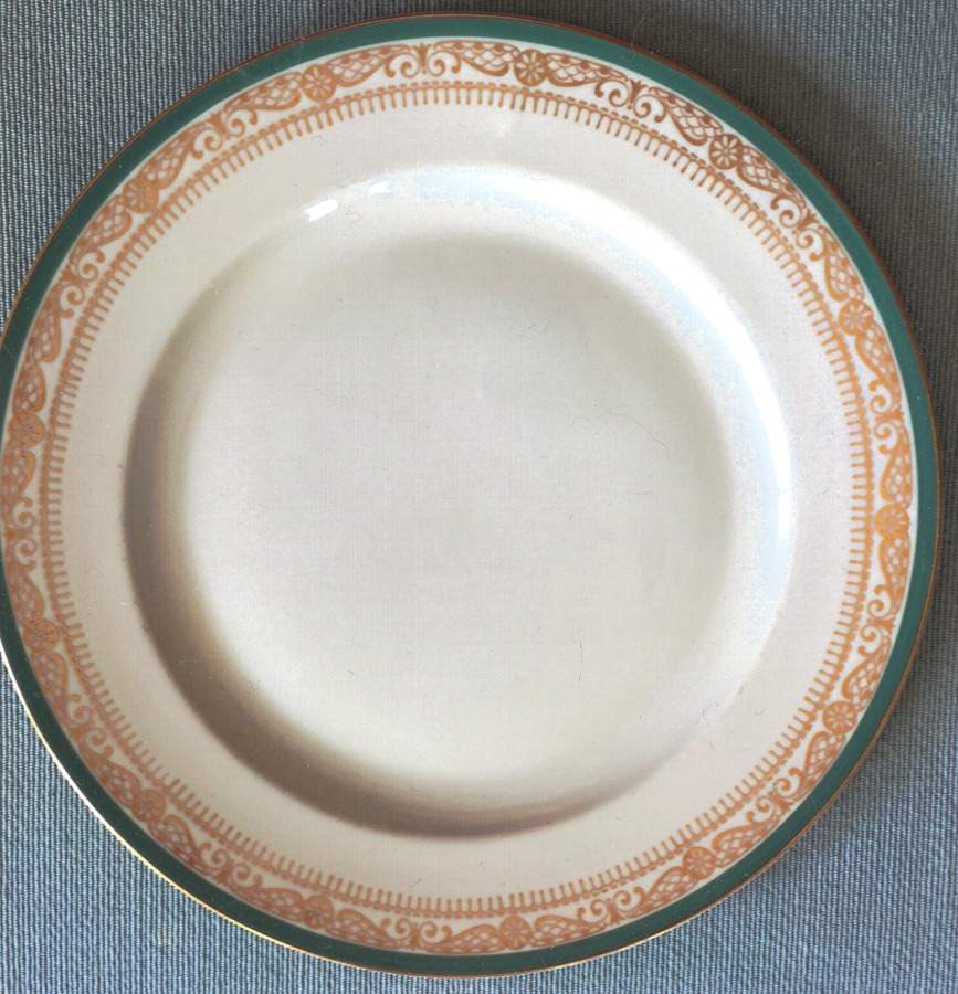 ROB343 Dinner Plate by Royal Bayreuth-1