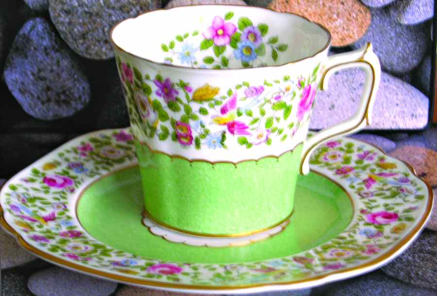 A611 Flat Cup & Saucer Set by Royal Crown Derby-1