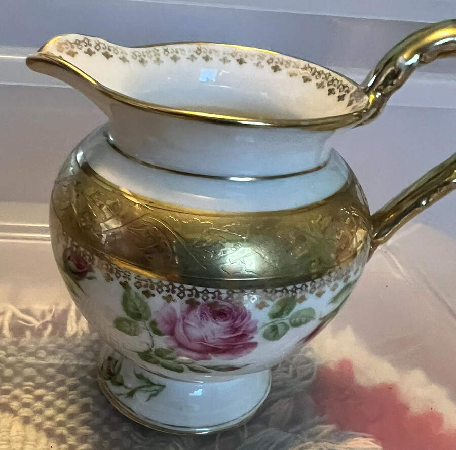 ROB347 Creamer by Royal Bayreuth-1