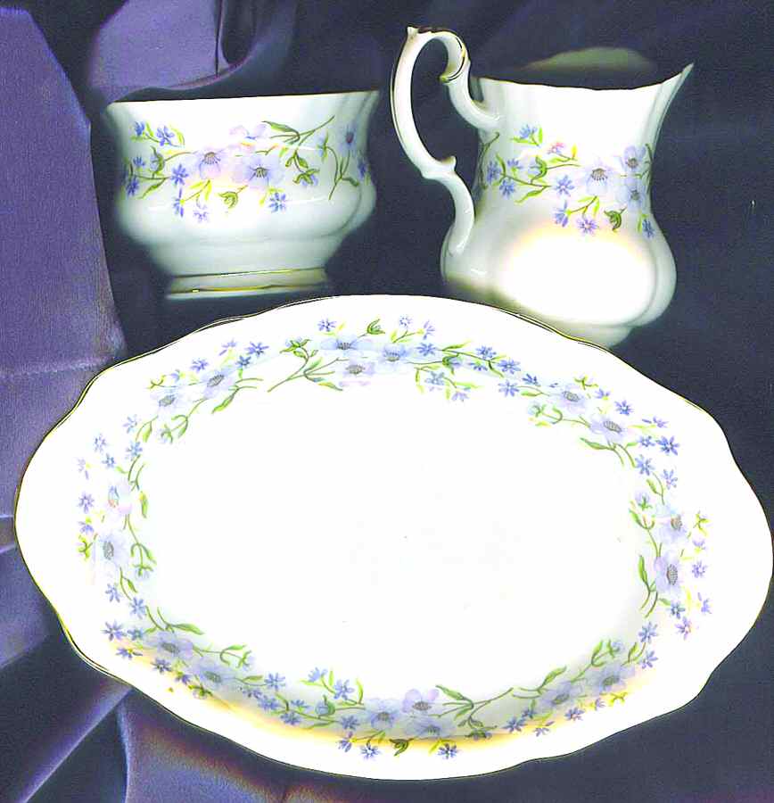 ROA171 Mini Creamer & Open Sugar with Tray by Royal Albert-1