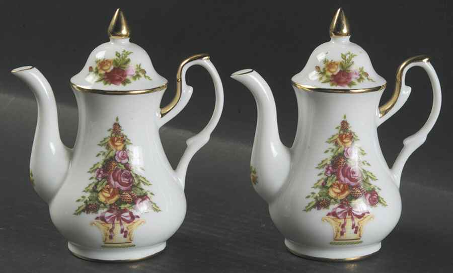 Old Country Roses (Holiday Giftware) Figural Salt & Pepper Set by Royal Albert-1