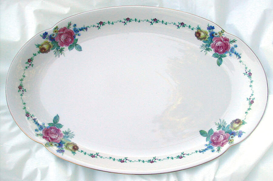 ROB348 14" Oval Serving Platter by Royal Bayreuth-1