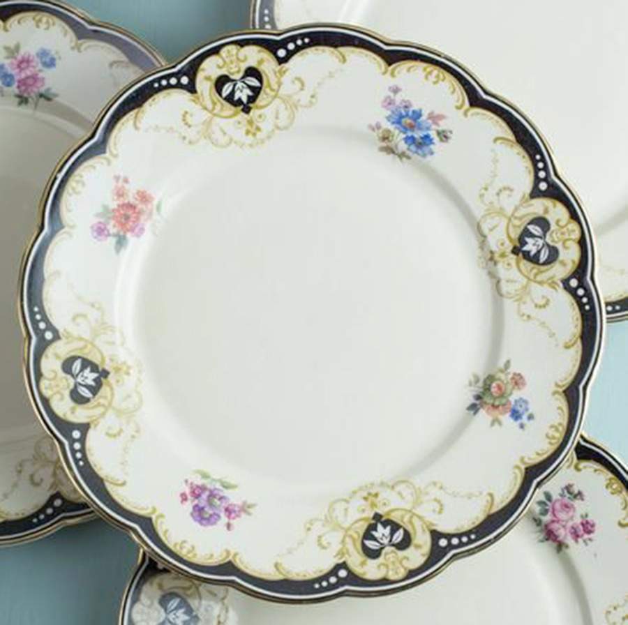 Ardalt Dinner Plate by Royal Bayreuth-1