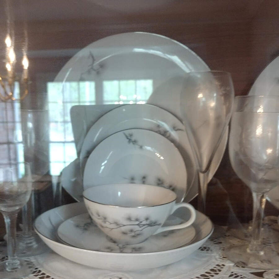 Tahoe Dinner Plate by Royal M-Mita-1