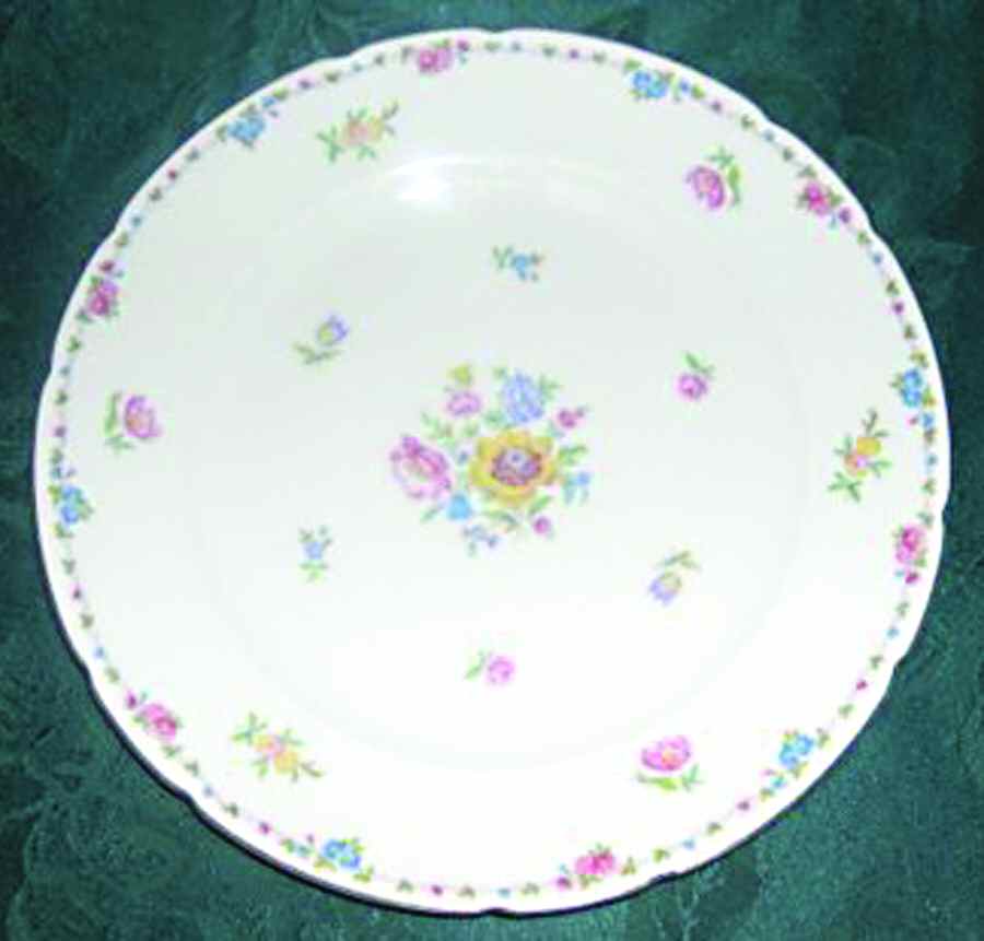 ROI141 Dinner Plate by Royal Ivory (Czech, Germany)-1
