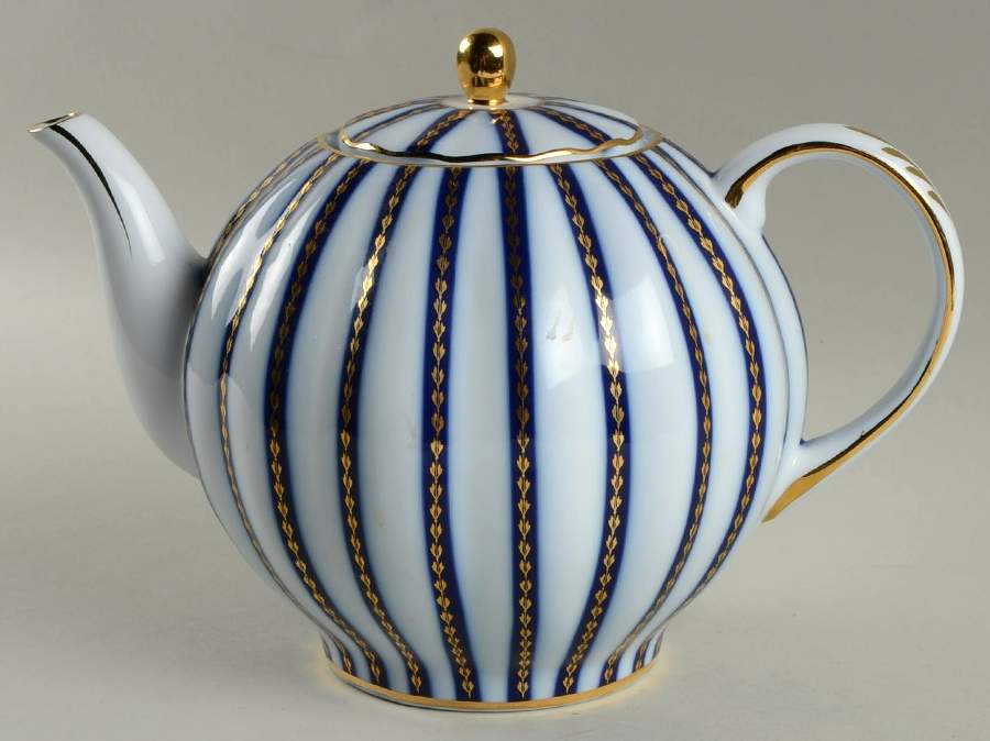 RDV2 Teapot & Lid by Royal Danube-1