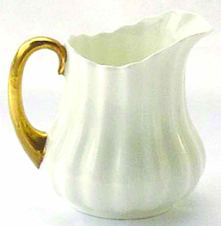C7518 Creamer by Royal Doulton-1