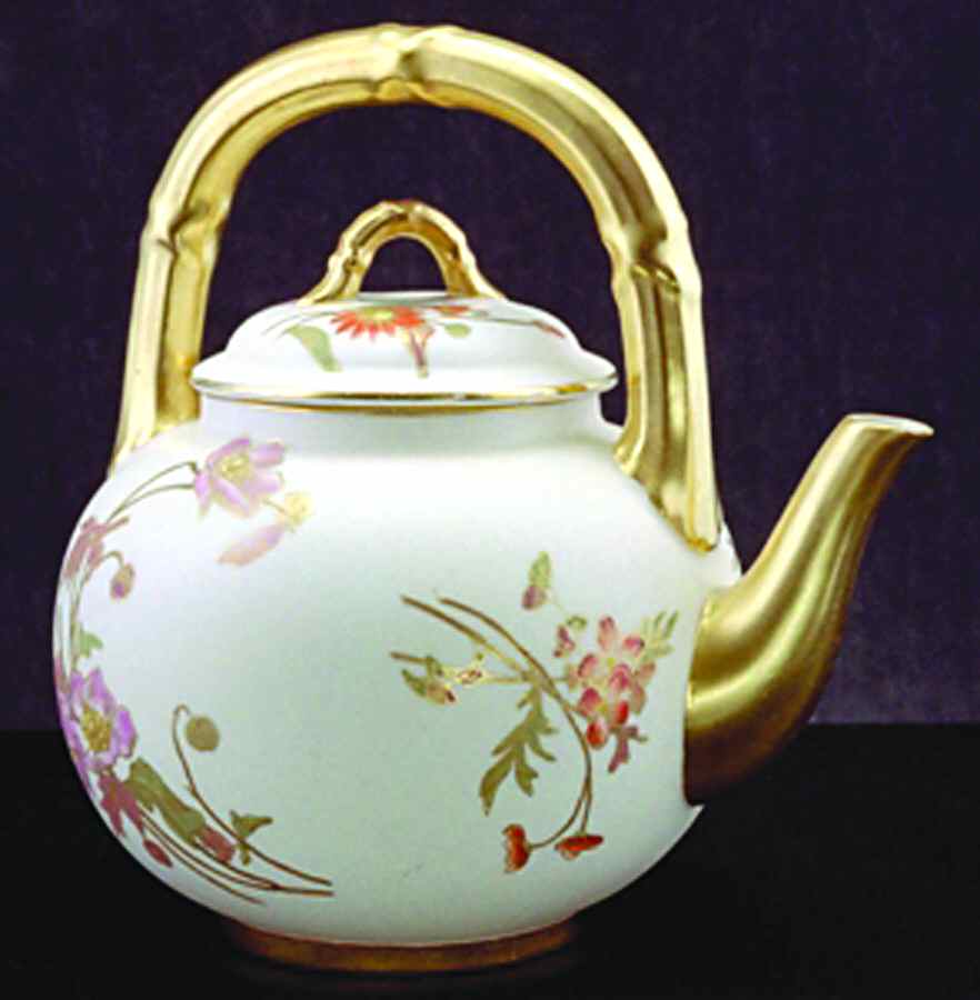 W2010 Teapot & Lid by Royal Worcester-1