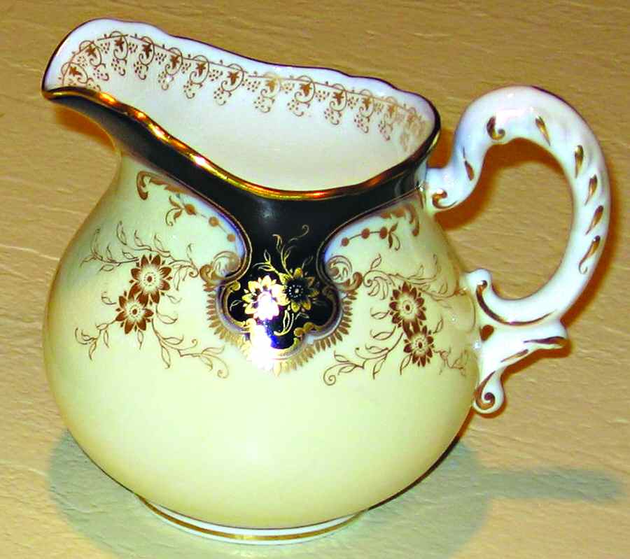 Z1222 Creamer by Royal Worcester-1